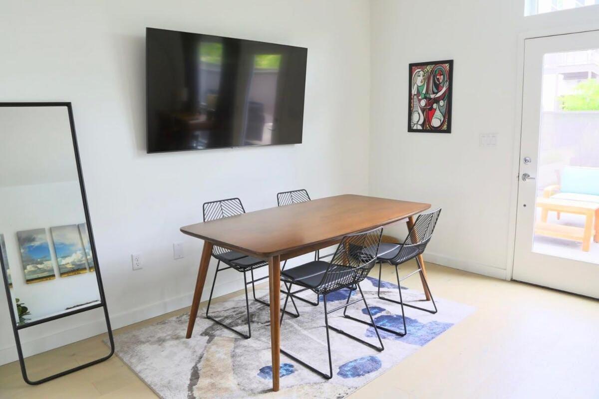 Downtown Luxury Condo: Urban Retreat with On-Site Dining Austin Exterior photo