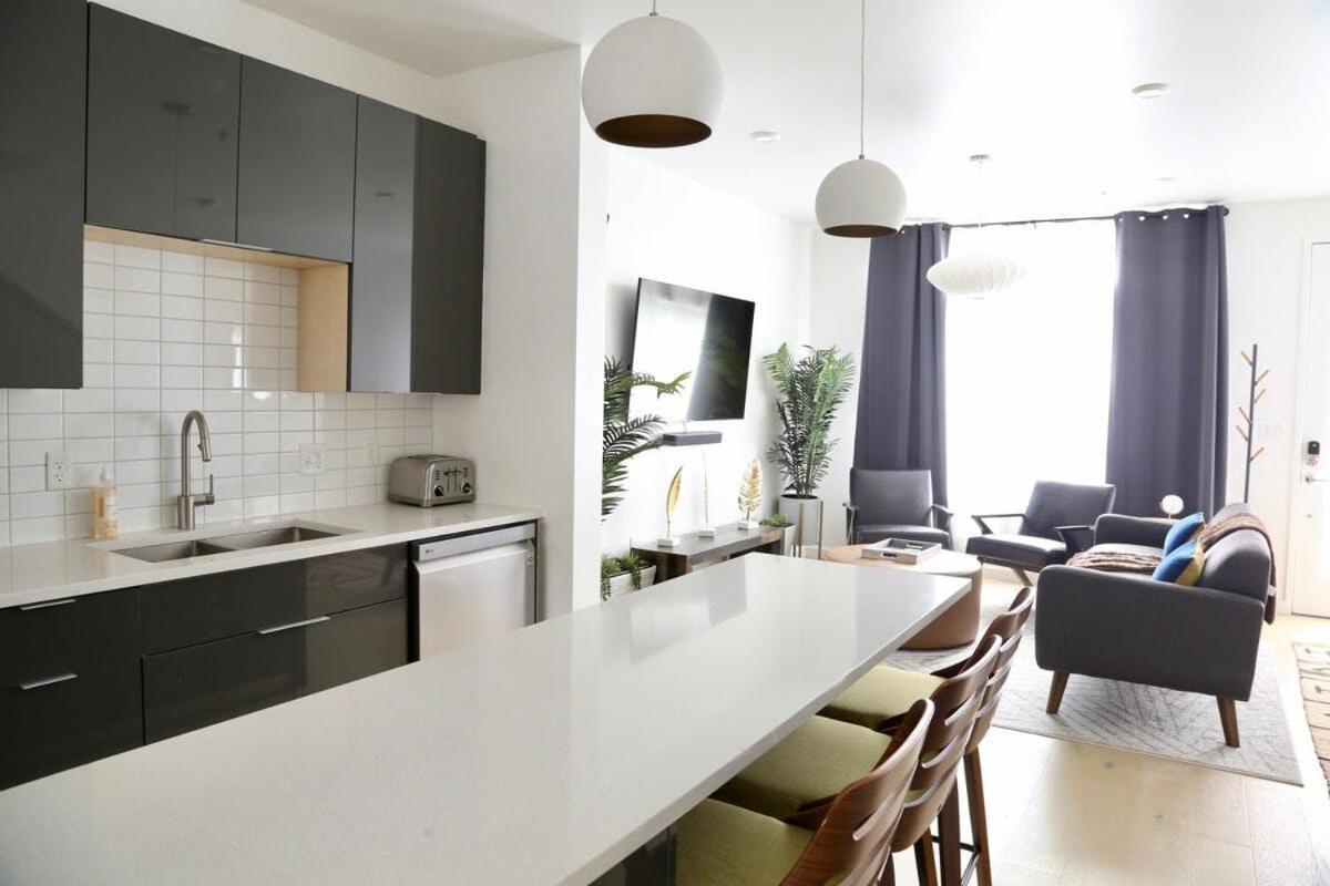 Downtown Luxury Condo: Urban Retreat with On-Site Dining Austin Exterior photo