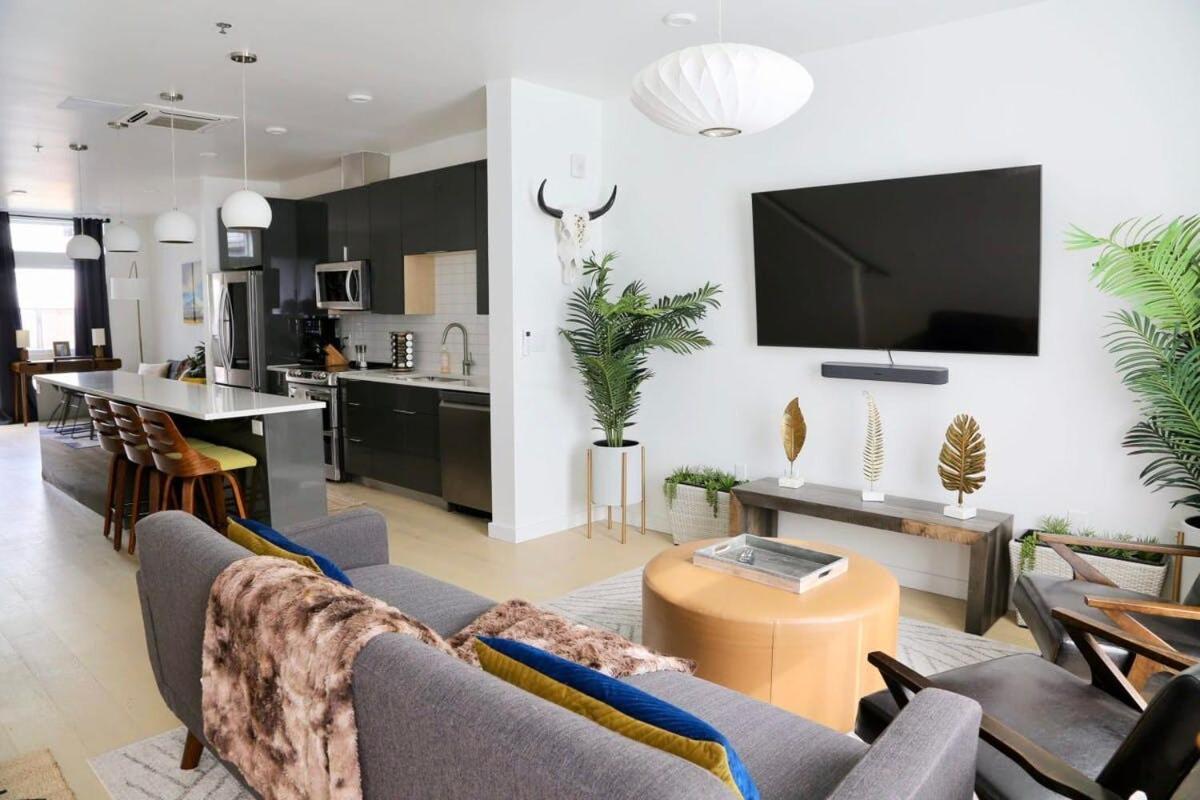 Downtown Luxury Condo: Urban Retreat with On-Site Dining Austin Exterior photo
